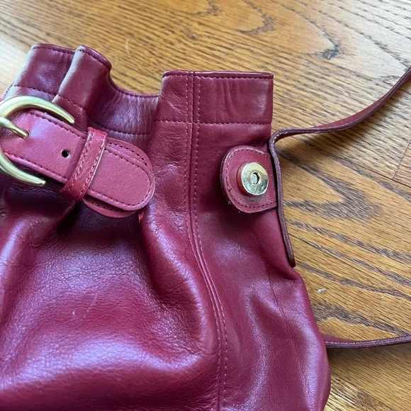 👜COACH: Burgundy vintage, Legacy belted SoHo crossbody bucket bag, #4156. - Picture 5 of 15